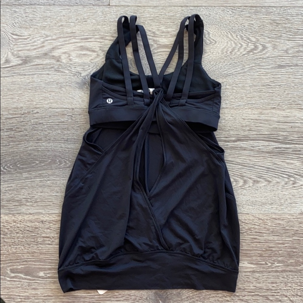 Lululemon Nouveau Limits Tank w. Bra - Picture 2 of 6